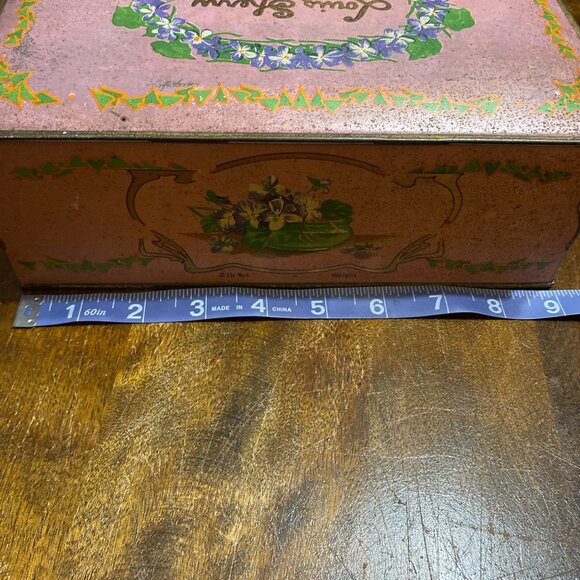 Vintage Chocolate Box from Paris/New York - Picture 3 of 14